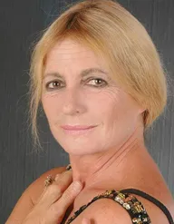 Микаэла Эсдра