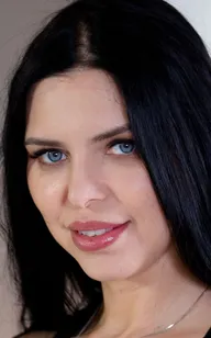Кира Квин