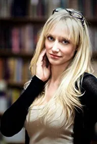 Лина Льюис