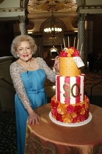 Постер Празднование 90-летия Бетти Уайт: Дань уважения «золотой девушке» Америки (2012)