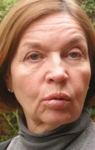 Миа Надаси