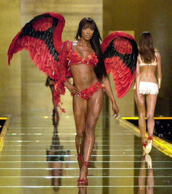 Постер фильма Показ мод Victoria's Secret 2002