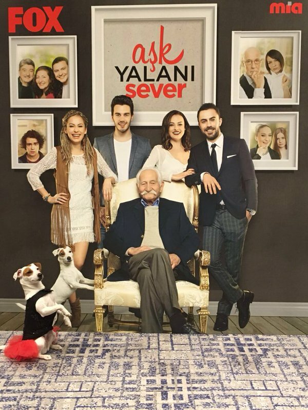 Постер сериала Любовь любит ложь
